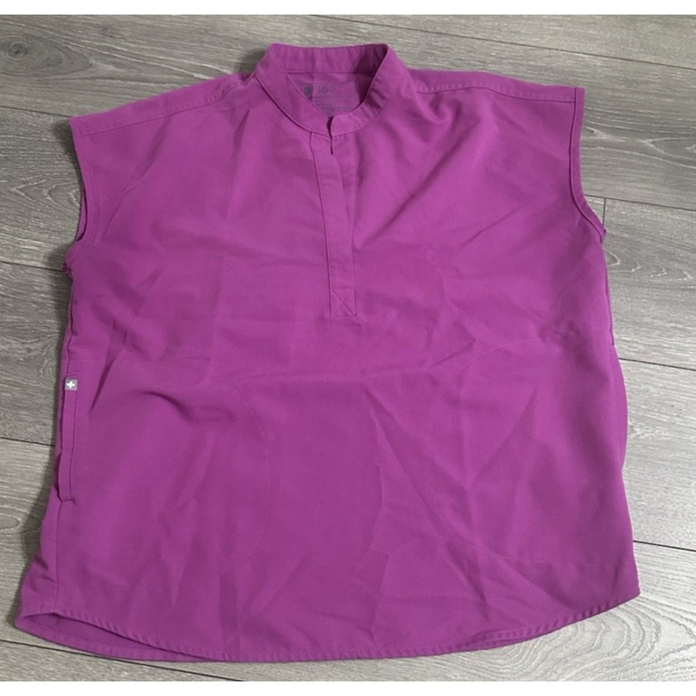 Figs Size Medium Rafaela Oversized WXXSW1003 Sleeveless Scrub Shirt PURPLE